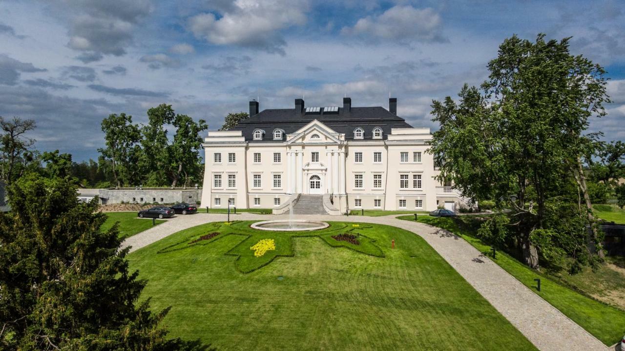 Palac Komierowo Sepolno Krajenskie Luaran gambar